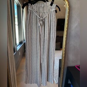 Size Small Hayden cream and black Patterned wide leg pants